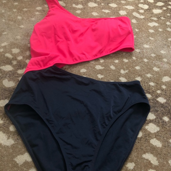 Ambercombie One Piece Swimsuit - Picture 3 of 5